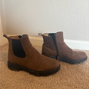 Dr. Scholl’s Women’s Brown Suede Chelsea Boots
